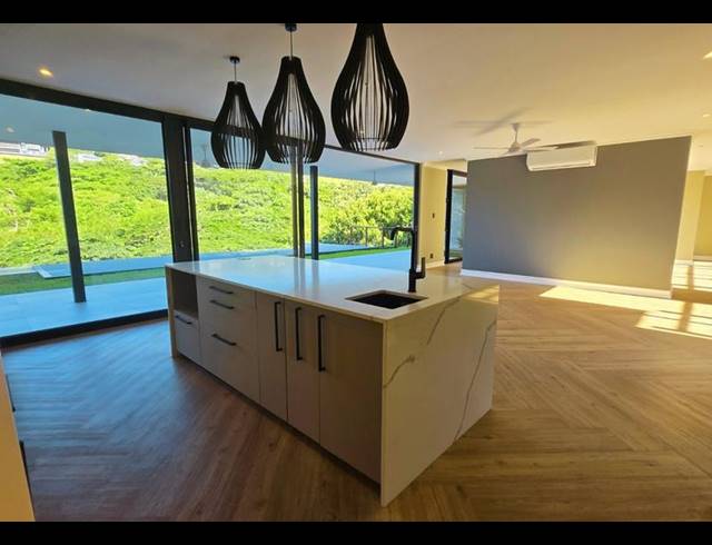 5 BEDROOM HOUSE FOR SALE IN SIMBITHI ECO ESTATE